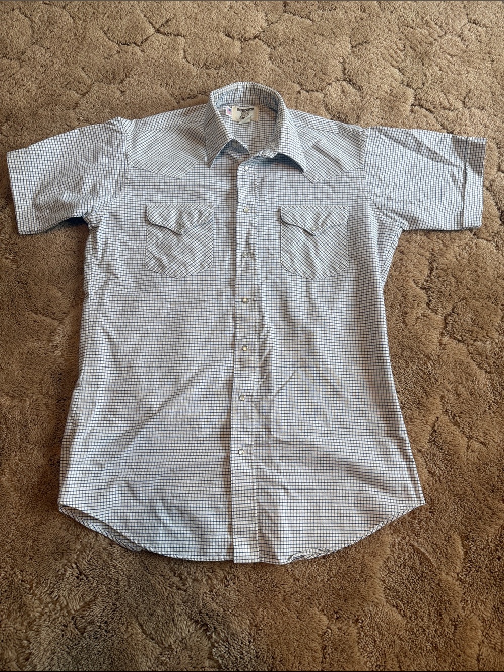 Short-Sleeve Button-Down Check Shirt in Light Blue and White